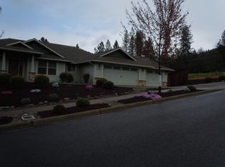 1924 Harpazo Ln, Grants Pass, OR 97527