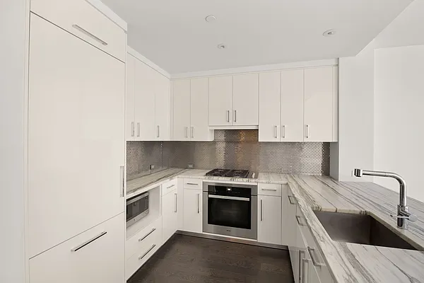 Rented by Compass | media 32