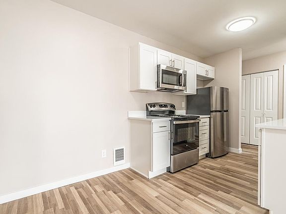 Kitchen / Dining