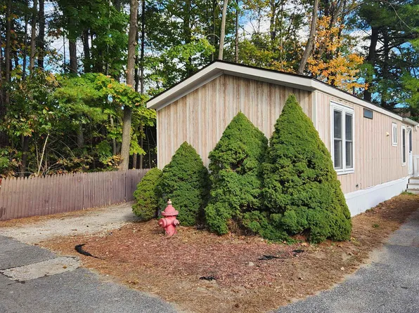 19 Hollyhock Way, Manchester, NH 03109