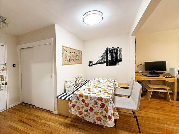 4th image of 55 Orchard St #11300