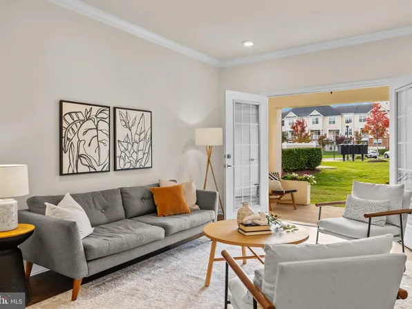 23271 Southdown Manor Ter Unit 108, Ashburn, VA 20148