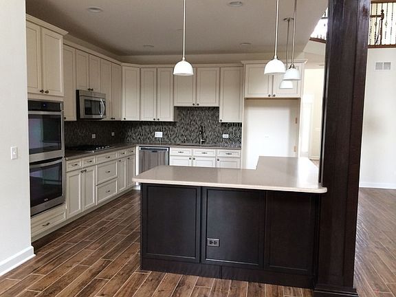 5th image of 909 Hickory Dr