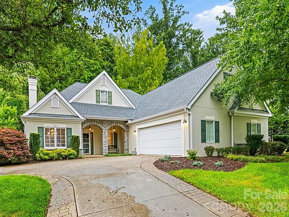 2nd image of 25 Clovelly Way
