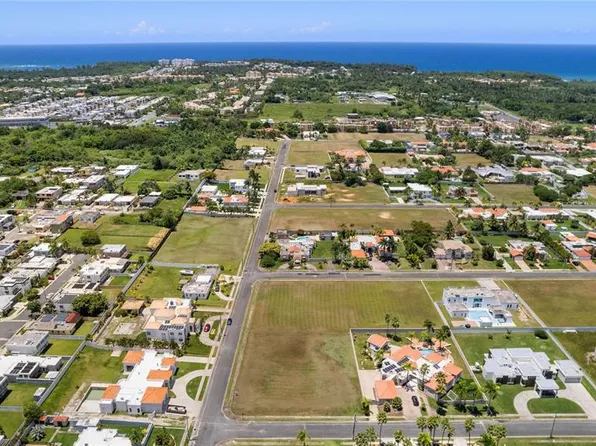 Hacienda El Molino C 9, Vega Alta, PR 00692