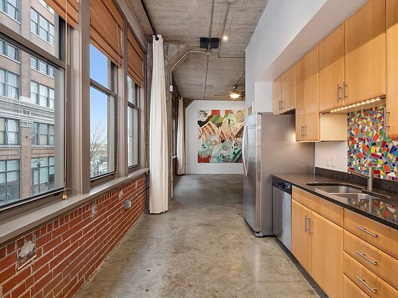 5th image of 1635 Washington Ave APT 206