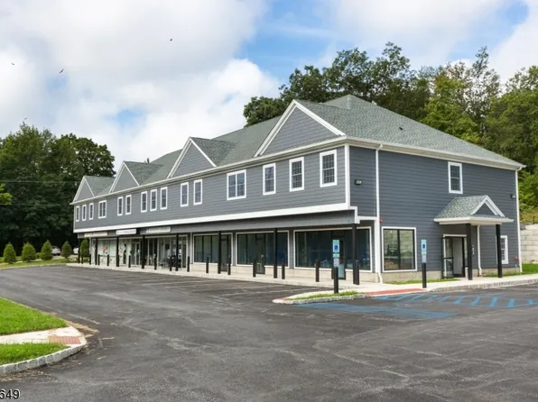 5669 Berkshire Valley Rd #207, Oak Ridge, NJ 07438
