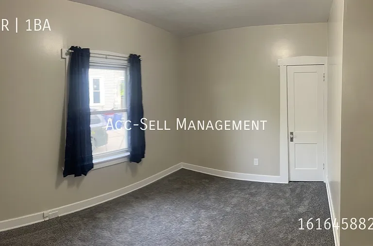 235 Page St NE #235 — Photo 5