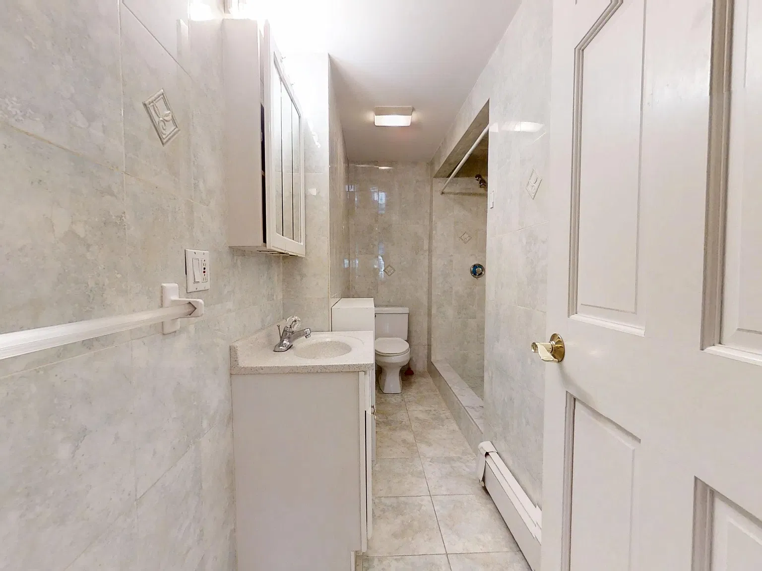 3 bed, 1678 sqft, $3,300 — Photo 3