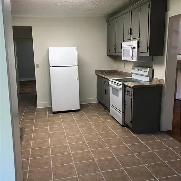 411 Mill St — Photo 4