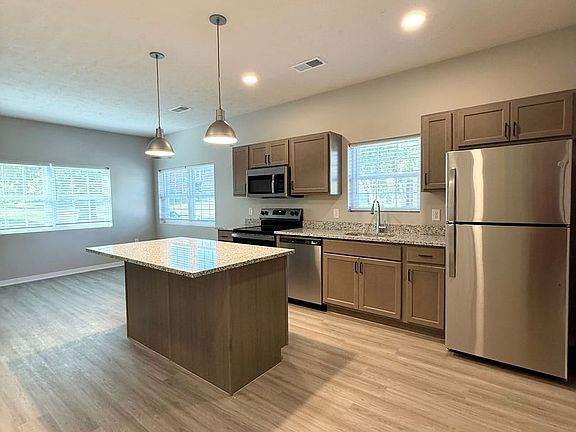 2nd image of 3513 Howard St #202