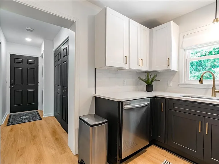 2093 Wildrose Dr — Photo 15