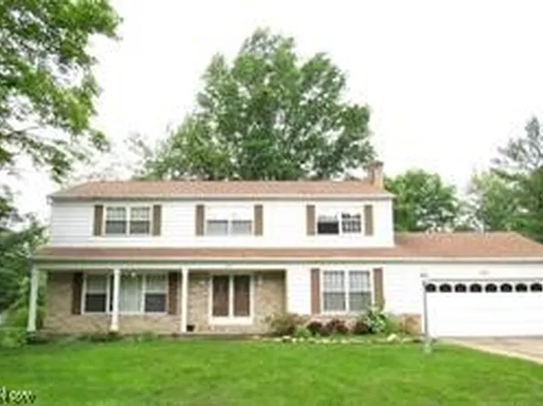 620 Beaverbrook Dr, Akron, OH 44333