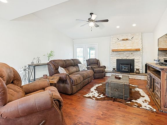 3rd image of 5033 Sunset Cir N