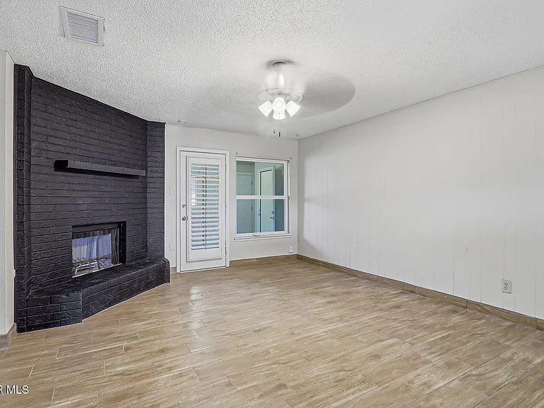 2624 Lake Victoria Dr #A — Photo 24
