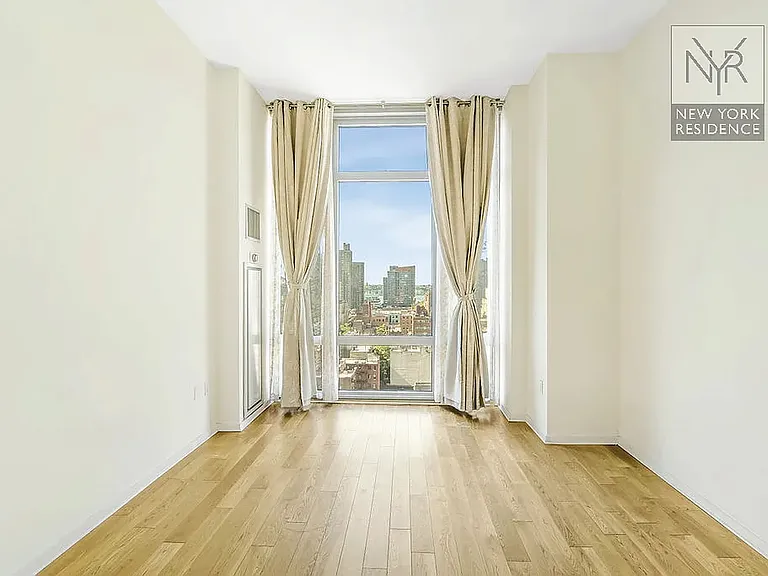 310 W 52nd St #16D — Photo 3