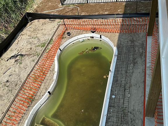 3rd image of 512 W Pelican Drive