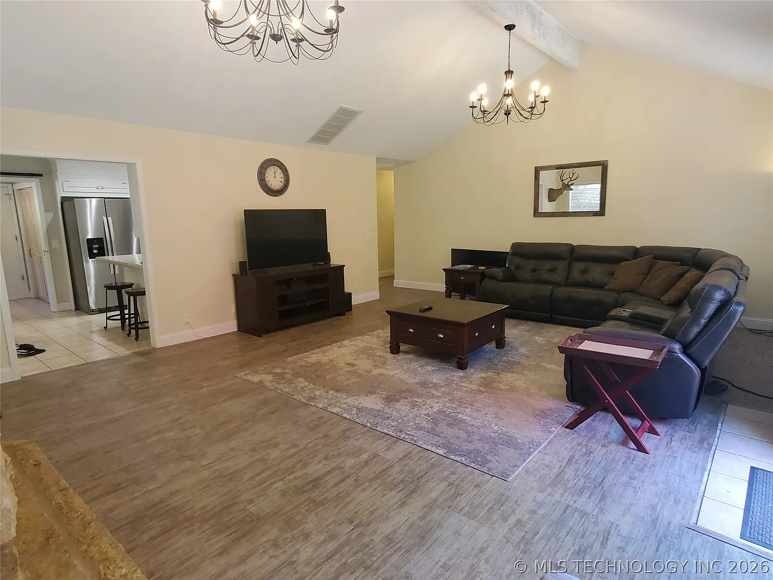3 bed, 2.0 bath, 1995 sqft, $2,000 — Photo 4