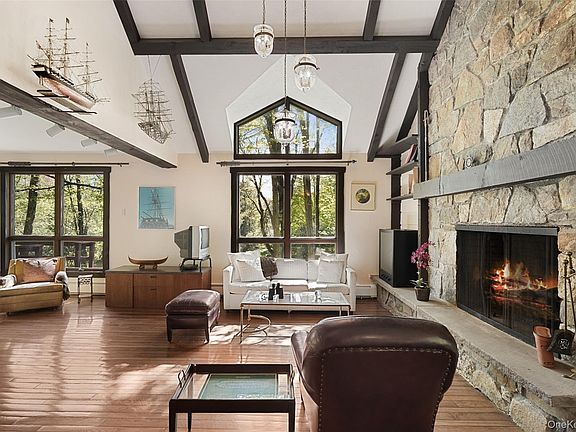 4th image of 334 Pine Brook Road
