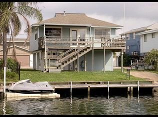 822 Marlin St, Bayou Vista, TX 77563