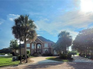 31 Cypress Point Ct, New Orleans, LA 70128