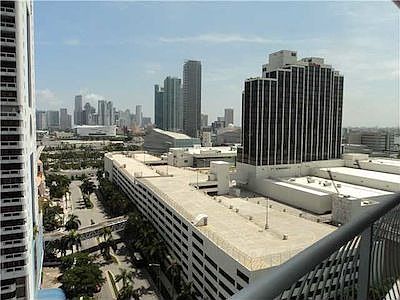 3rd image of 1750 N Bayshore Dr APT 1904