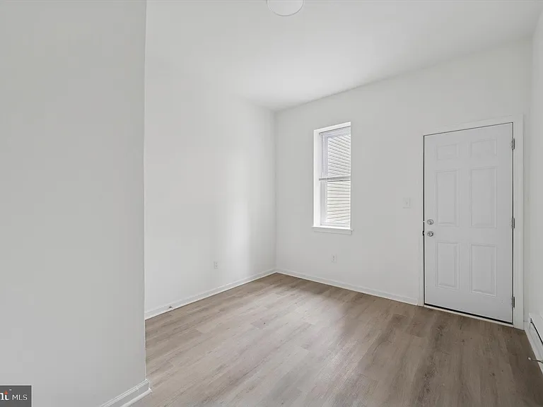 4241 Mantua Ave — Photo 12