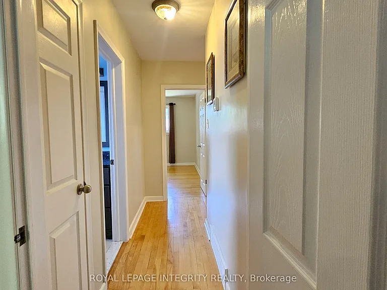 1764 Gage Cres — Photo 15