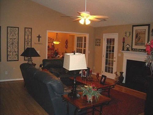 2nd image of 409 Cardinal Woods Way