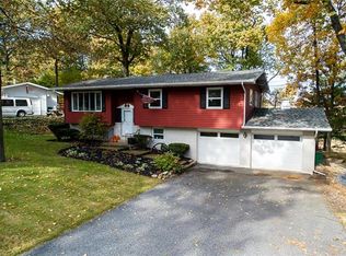 2436 Cherrywood Ln, Bath, PA 18014