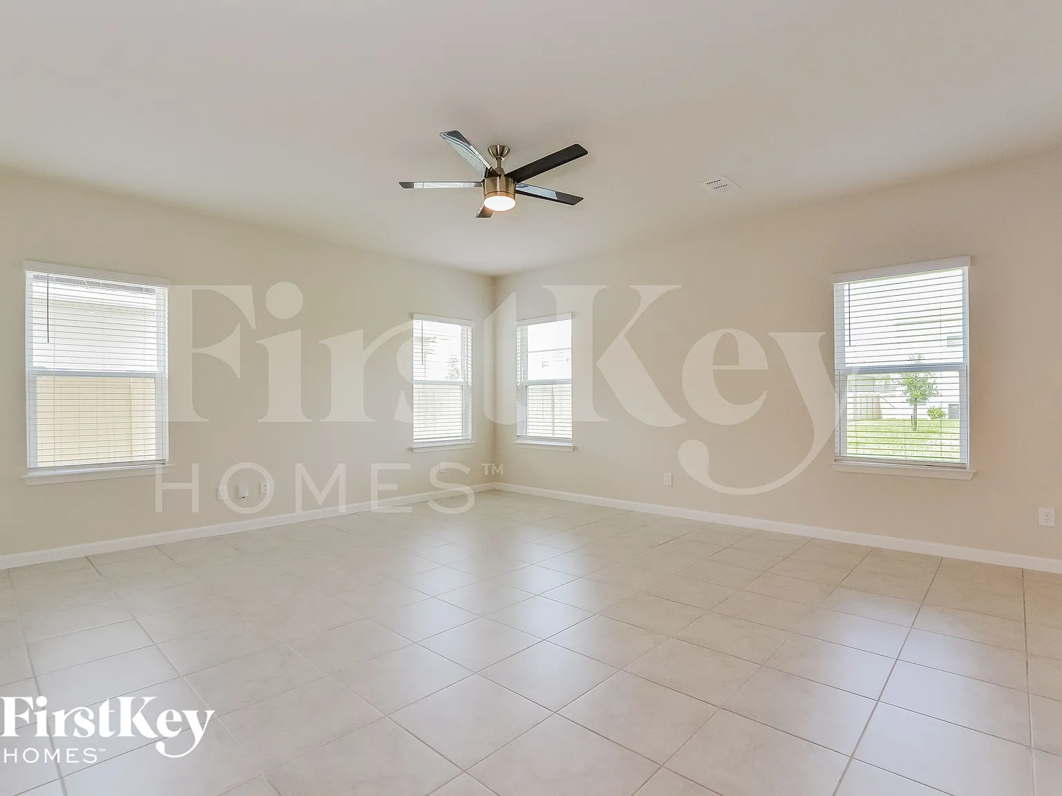 3 bed, 2.5 bath, 2409 sqft, $2,605 — Photo 4