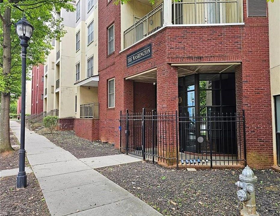 1st image of 870 Mayson Turner Rd #1207