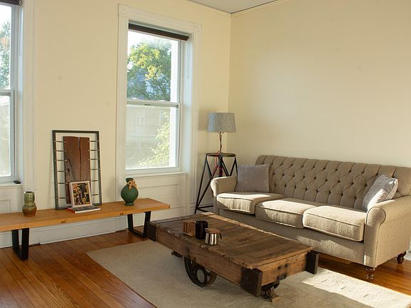 3rd image of 2710 Virginia Ave Floor 2