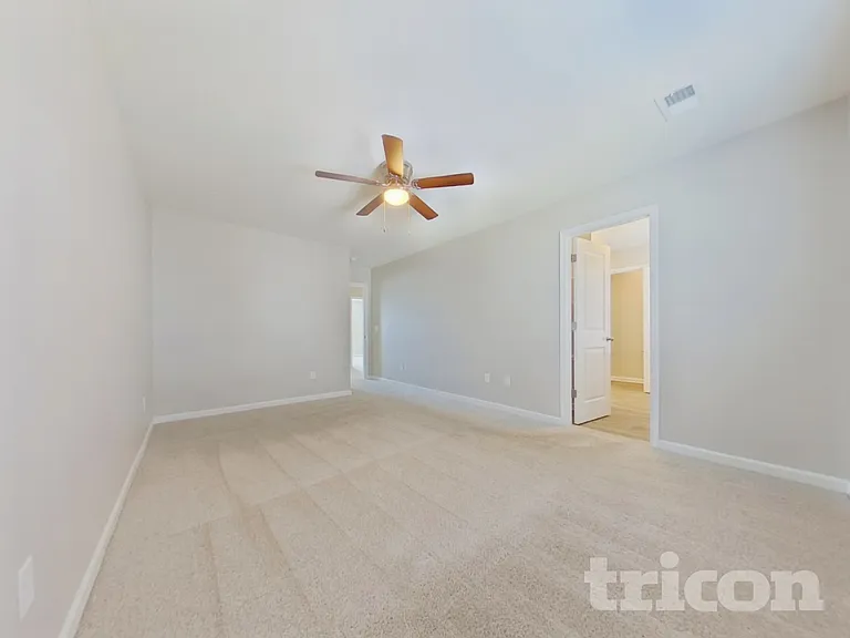 1076 Crescent Moon Loop Rd — Photo 6