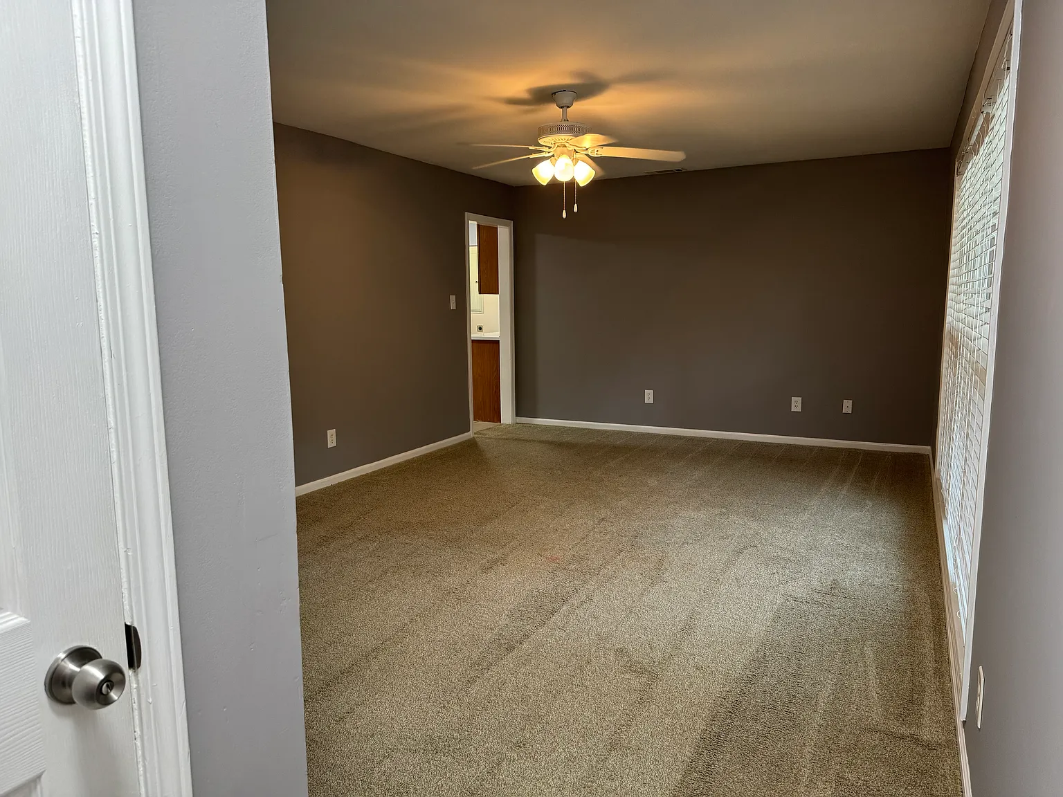 3609 Oakland Dr — Photo 2