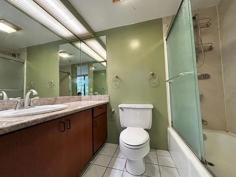 1114 Punahou St #9A — Photo 10