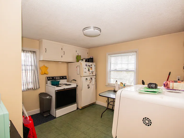 238 May St — Photo 15