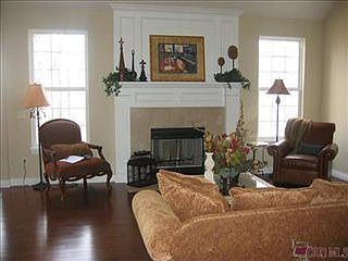 3rd image of 3931 Turnberry Dr