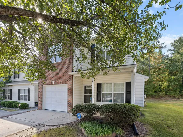 512 Summer Storm Dr, Durham, NC 27704