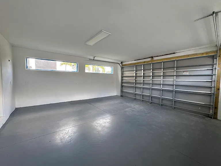 1882 Coral Point Dr — Photo 36