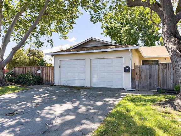 2nd image of 896-898 San Juan Dr