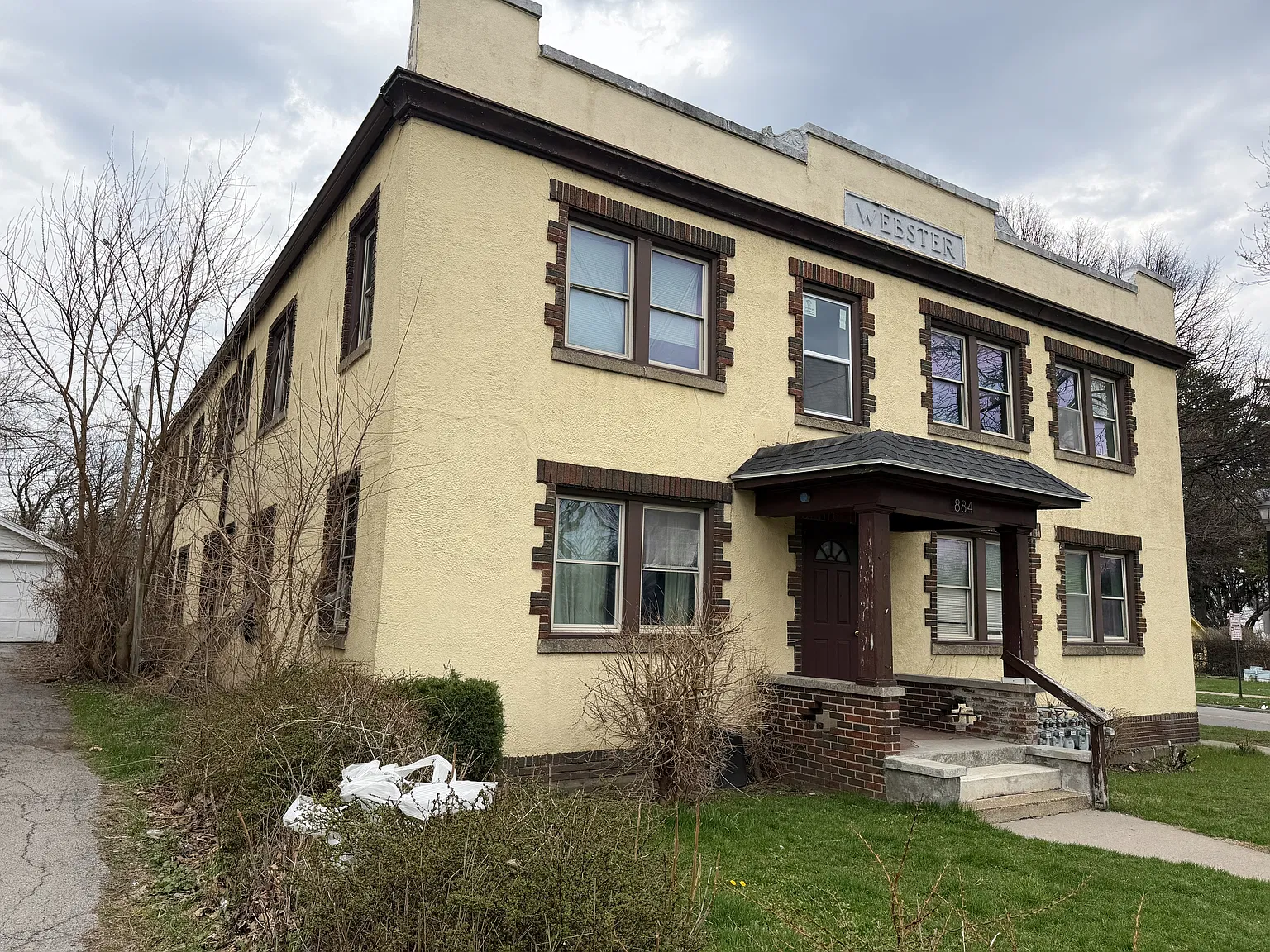 884 Bay Street - 3 — Photo 1