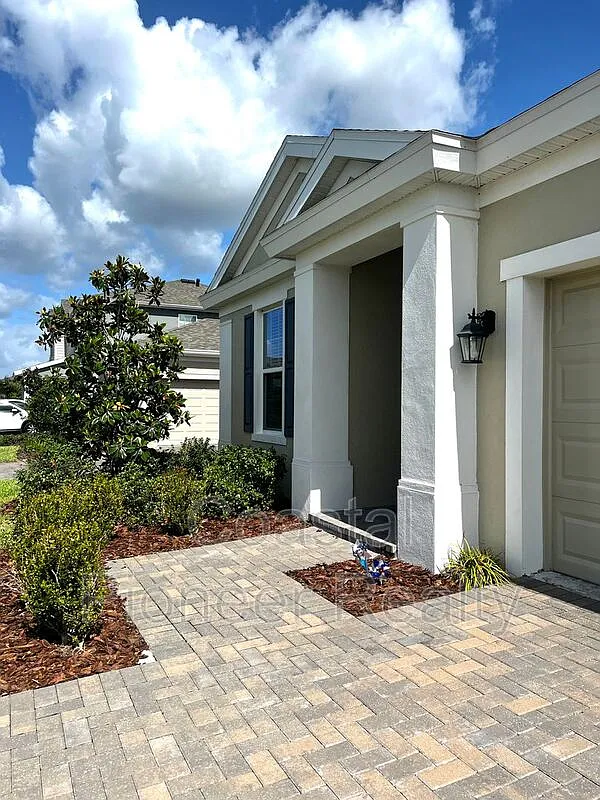 3 bed, 2.0 bath, 2101 sqft, $3,000 — Photo 2