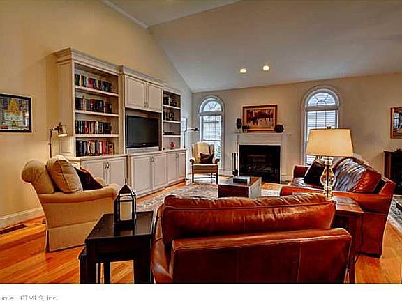 5th image of 17 Montauk Way