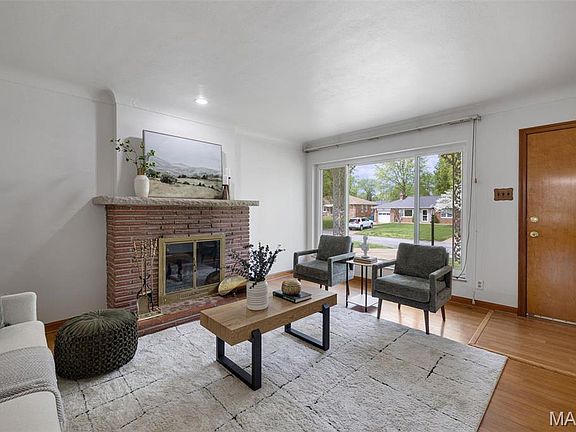3rd image of 7422 Cheshire Ln