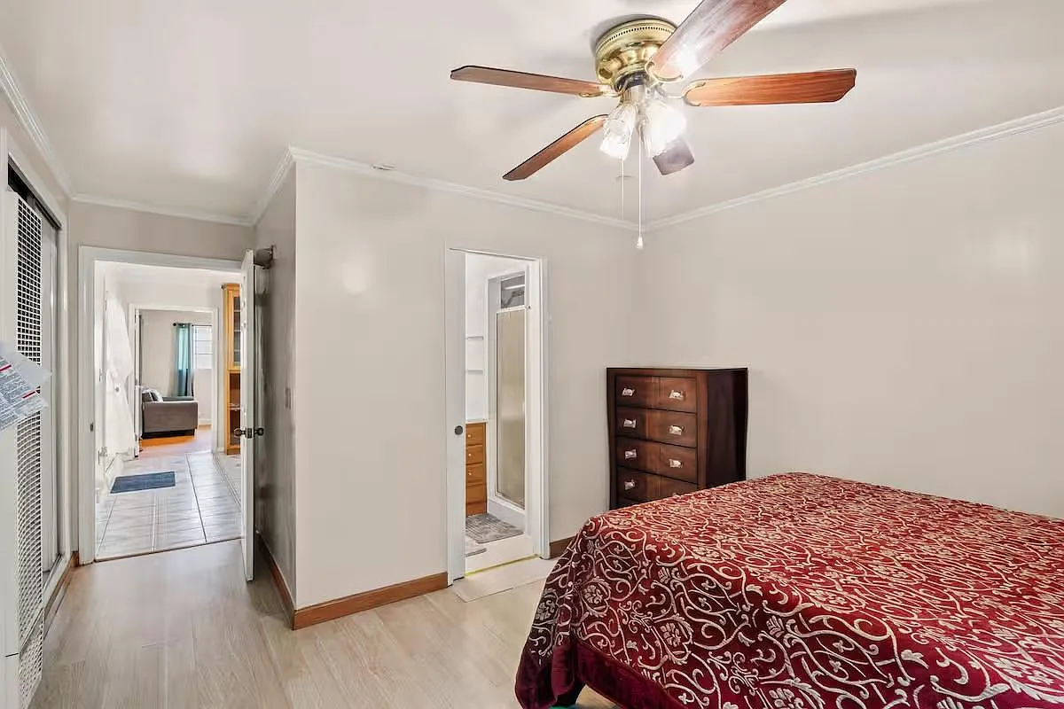 4 bed, 2.0 bath, 1900 sqft, $2,412 — Photo 1