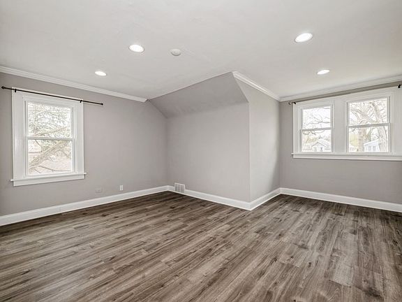 4th image of 545 Skokie Ave #2