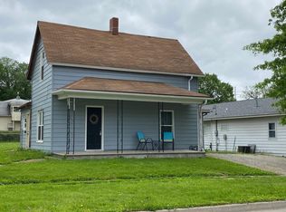 402 5th Ave E, Oskaloosa, IA 52577