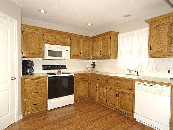 4th image of 304 Spinnaker Dr