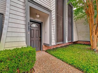 10164 Beekman Place Dr, Houston, TX 77043